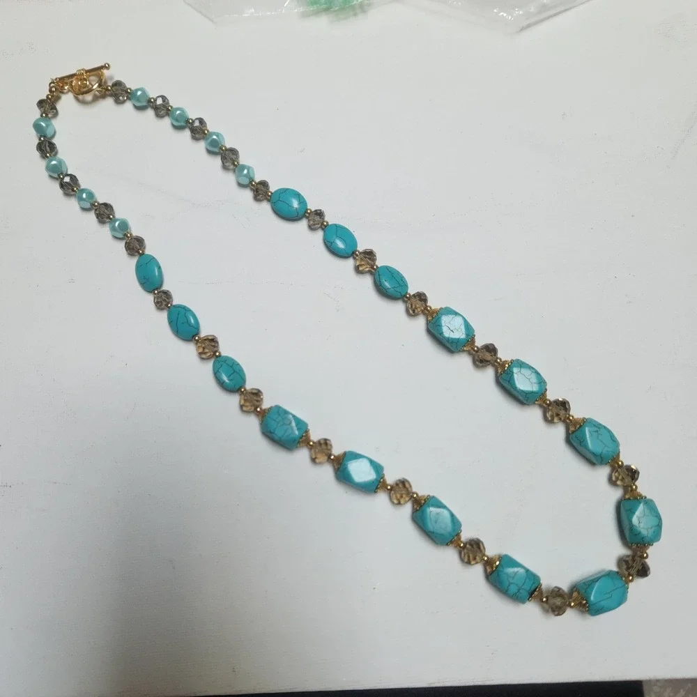 Stone Necklace Turquoise color‎ Gold Tone Toggle  Smoky Crystal 24 Inch